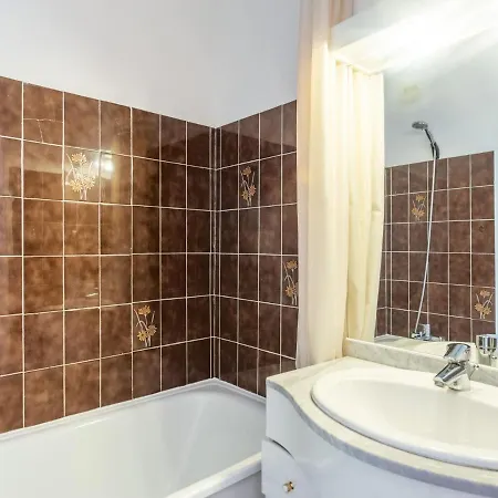 Apartamento L'alicastre By Interhome